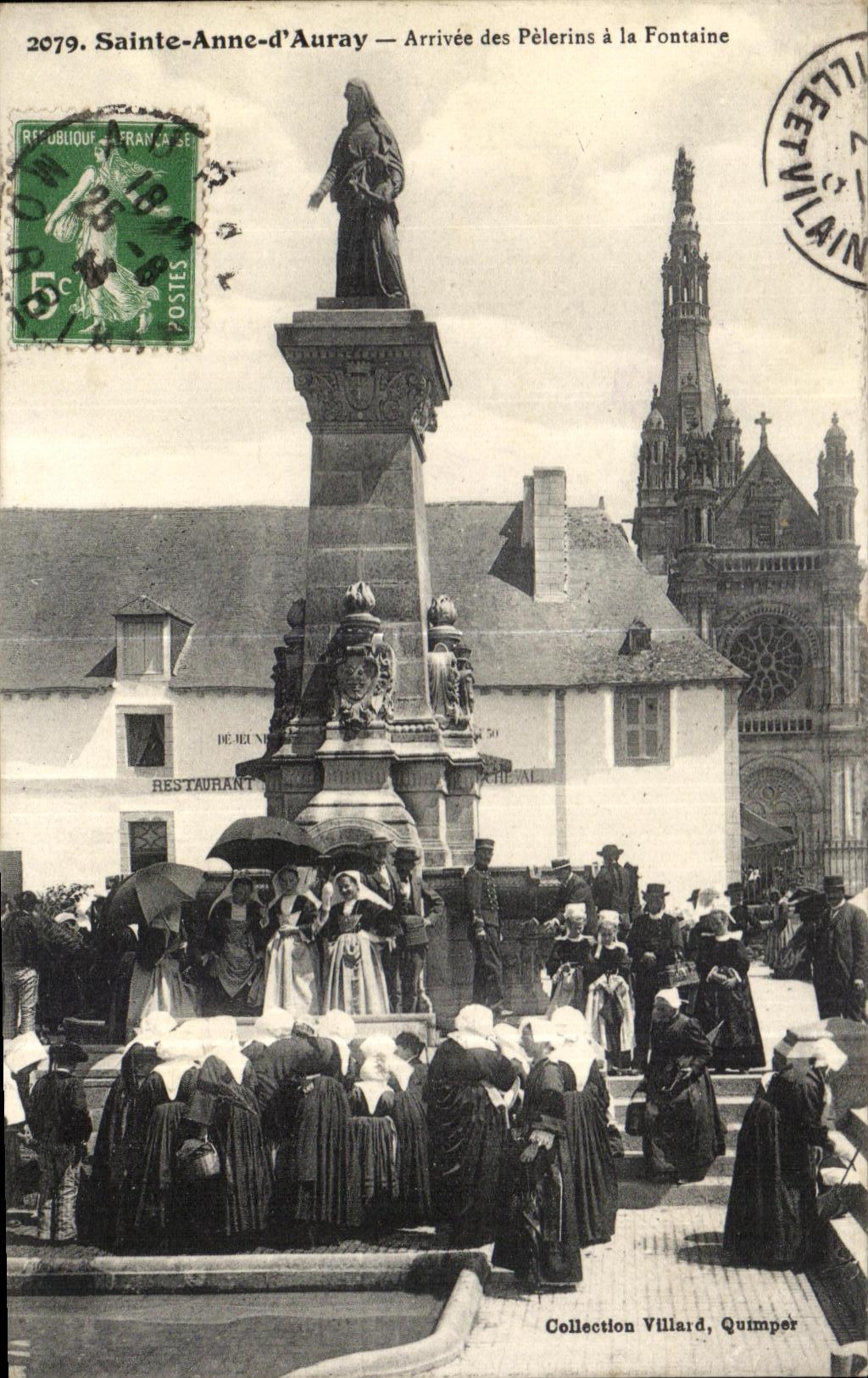 Sainte-Anne-d'Auray — Arrivée des Pèlerins à la Fontaine — Collection Villard, Quimper