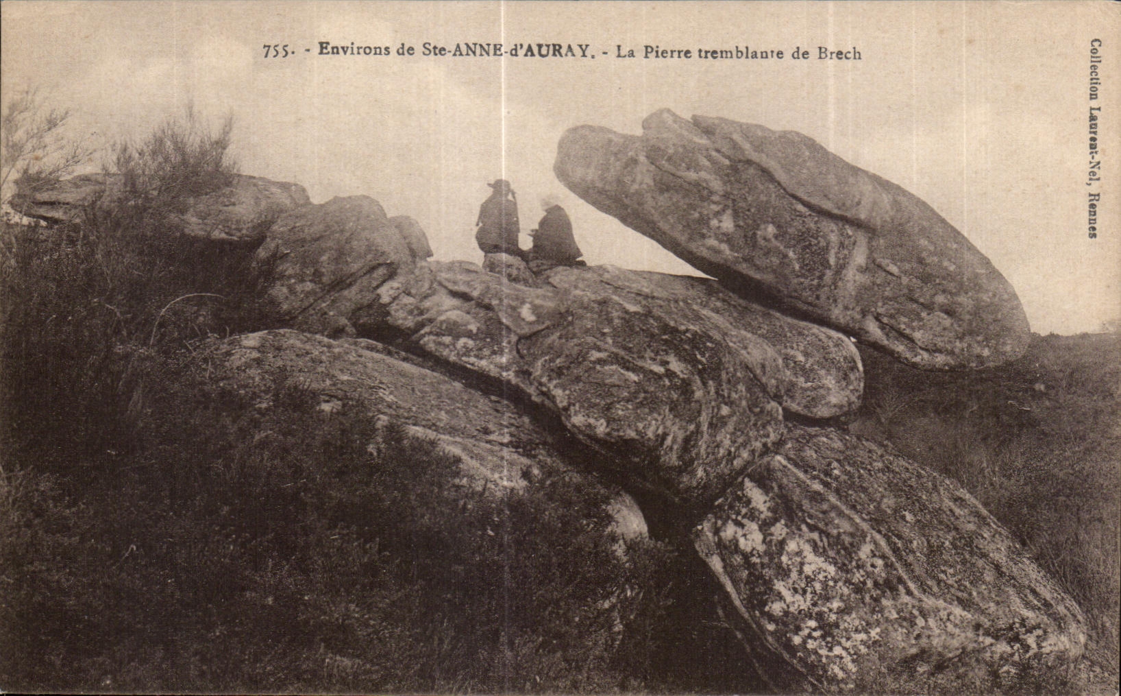 CPA Environs de Ste Anne d Auray La Pierre Tremblante de Brech