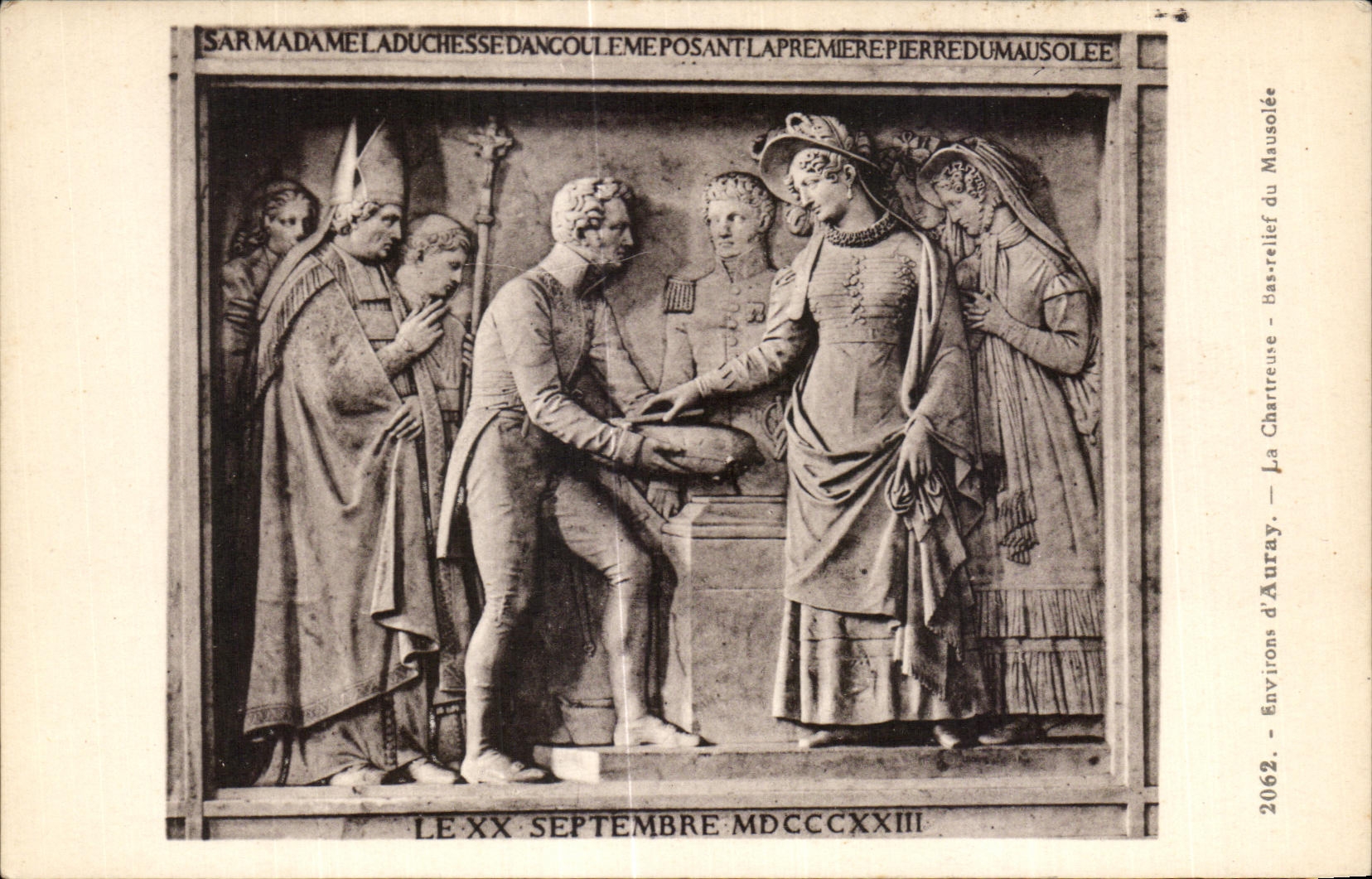 CPA Sainte Anne d Auray Chartreuse Bas relief de la mausolee