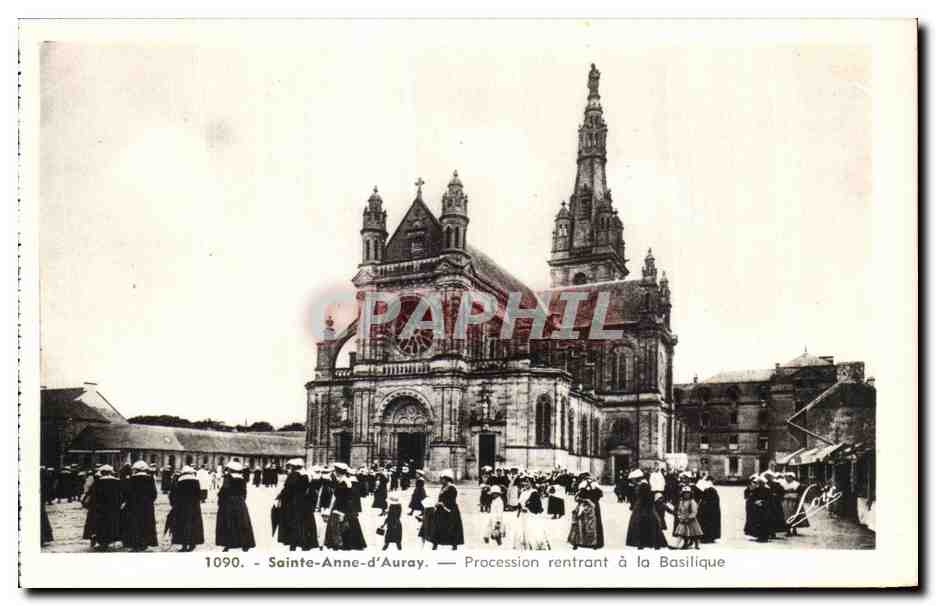CPA Ste Anne d Auray Procession Rentrant a la Basilique