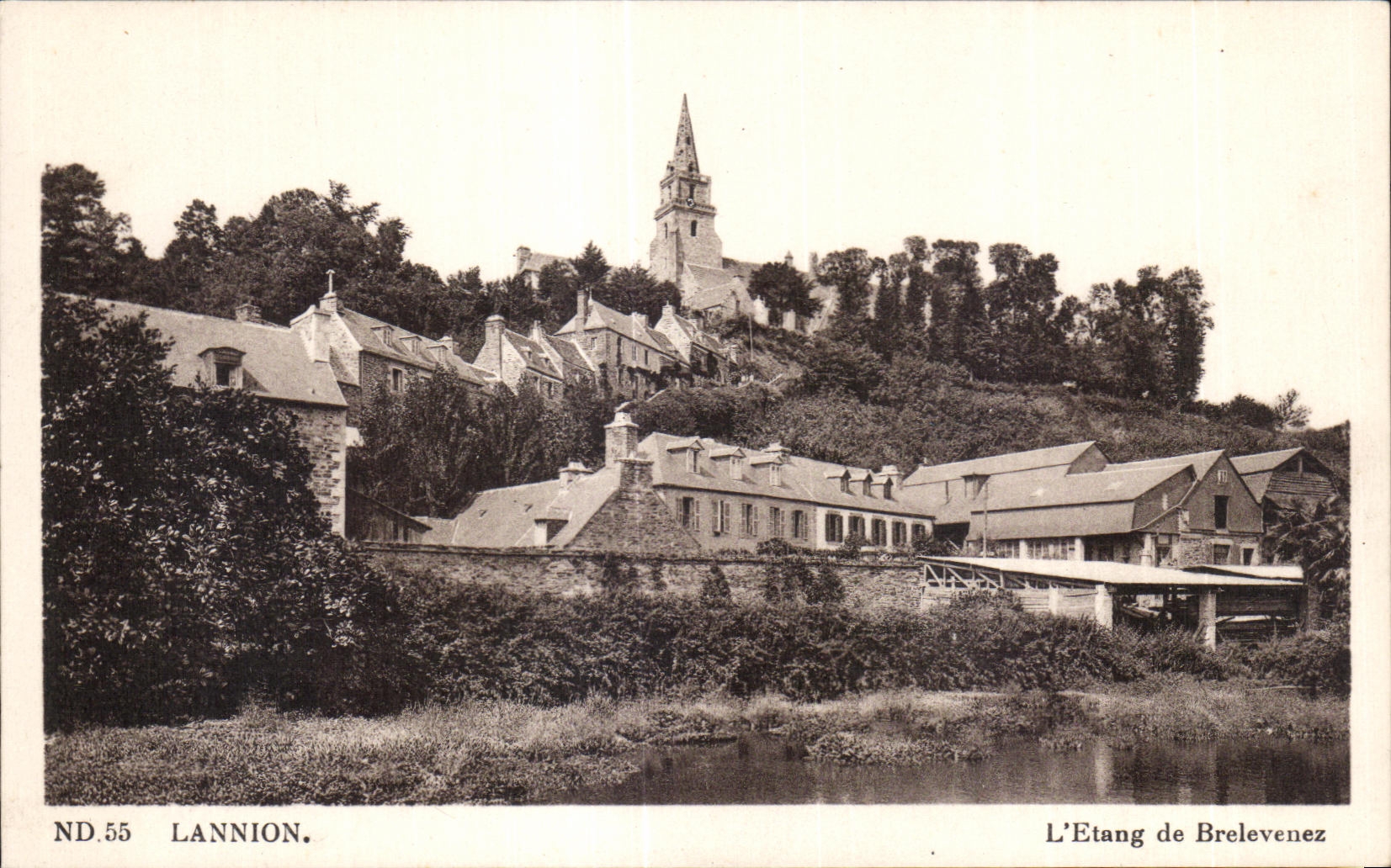 CPA Lannion L Etang de Brelevenez