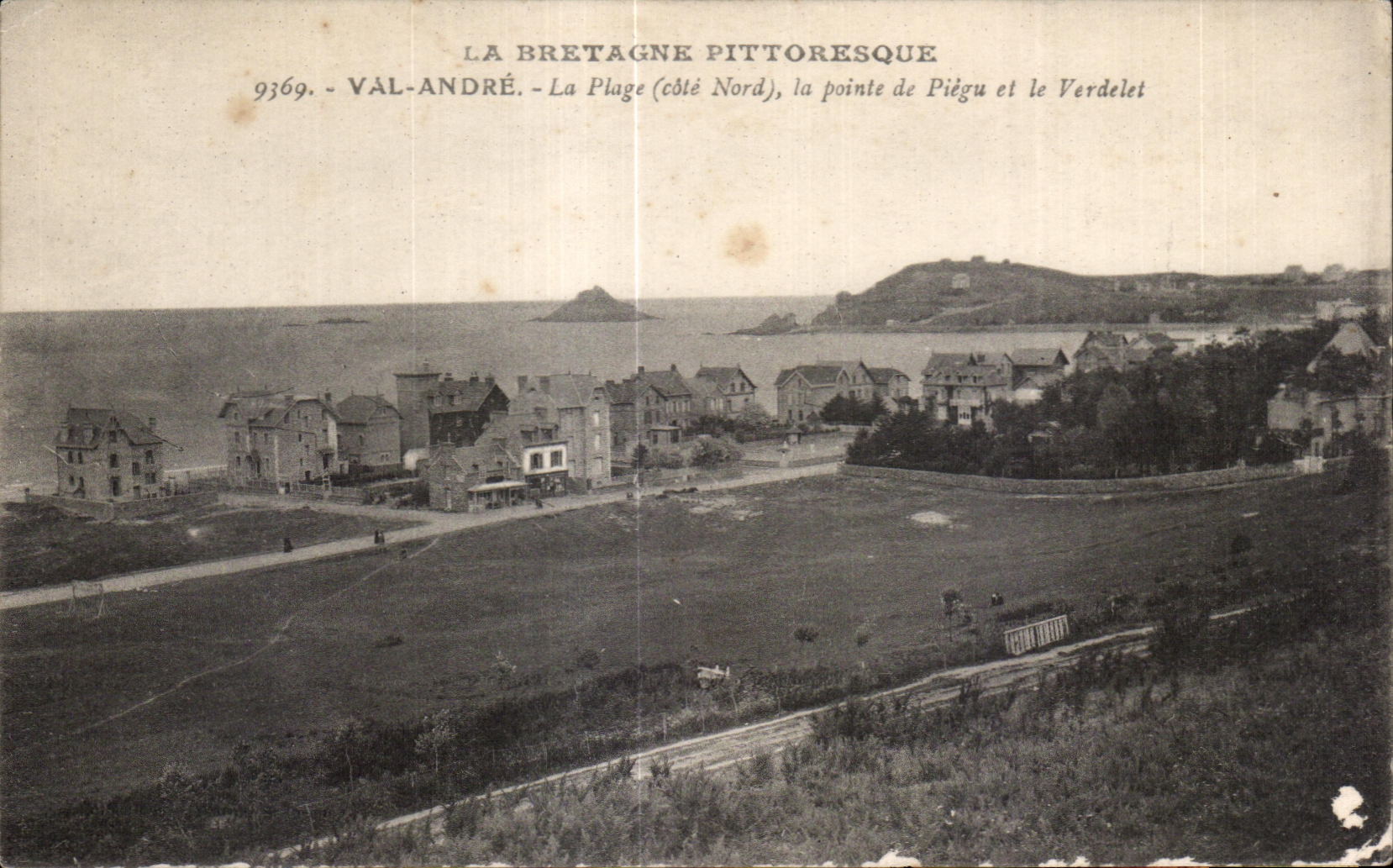 CPA La Bretagne Pittorresque Val Andre La Plage la Pointe de Piegu et le Verdelet