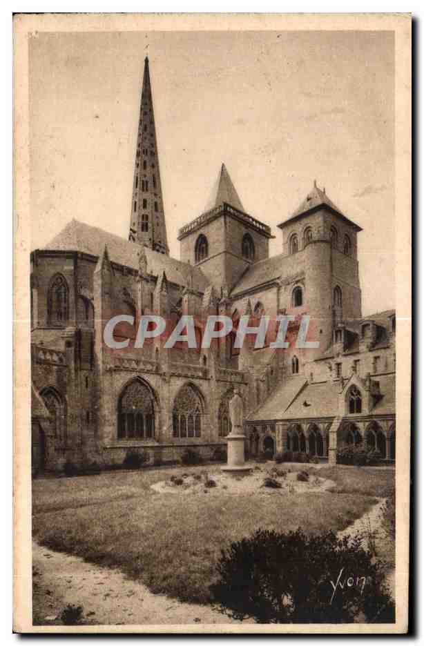 TREGUIER (Côtes-du-Nord) — Abside de la Cathédrale, Tour d'Hastings et le Cloître — Éditions d'An Yvon, n°4