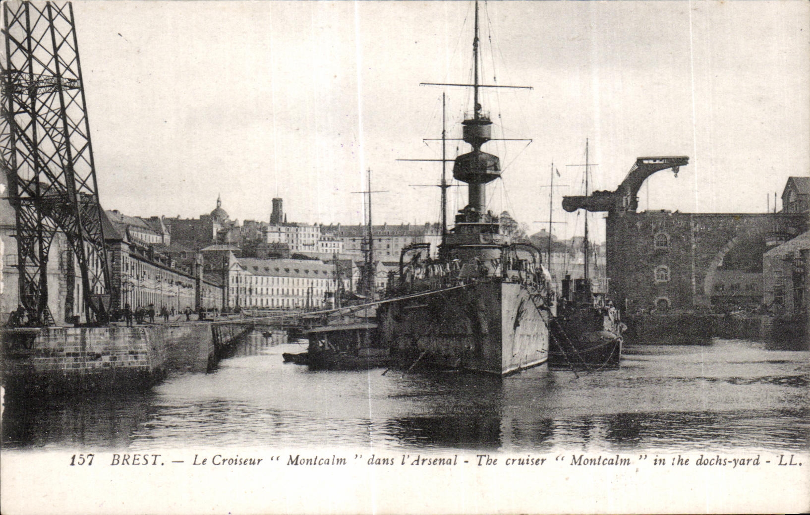 CPA Brest Le Croiseur Montealm dans l Arsenal The Cruiser Montealm in the Dochs Yard