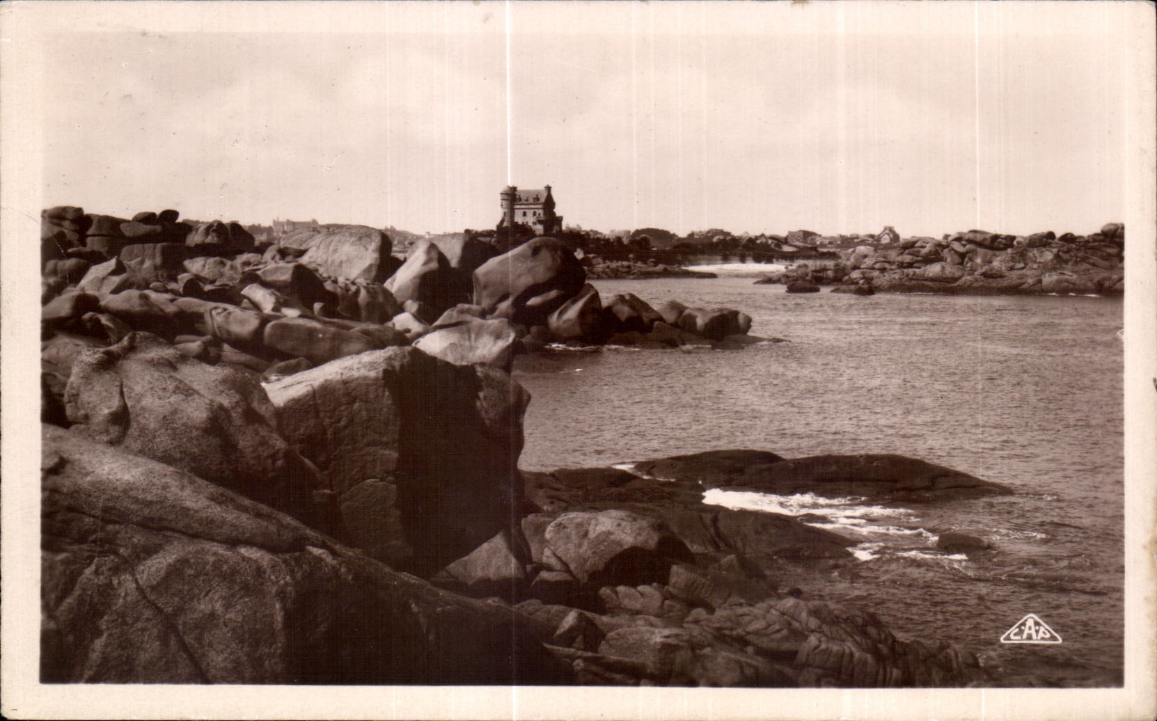 Ploumanach - Les rochers — éditeur A. P. Strasbourg, n°99
