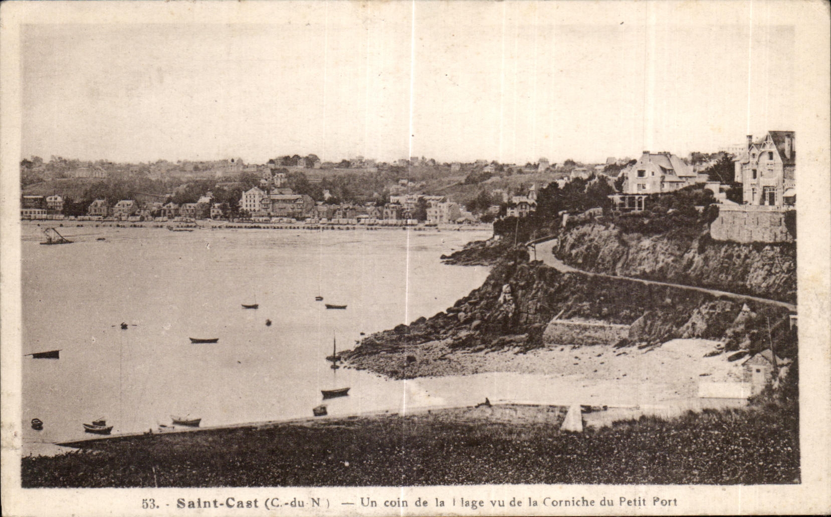 Saint-Cast (C.-du-N.) — Un coin de la plage vu de la Corniche du Petit Port — Édition Piolet, Saint-Cast