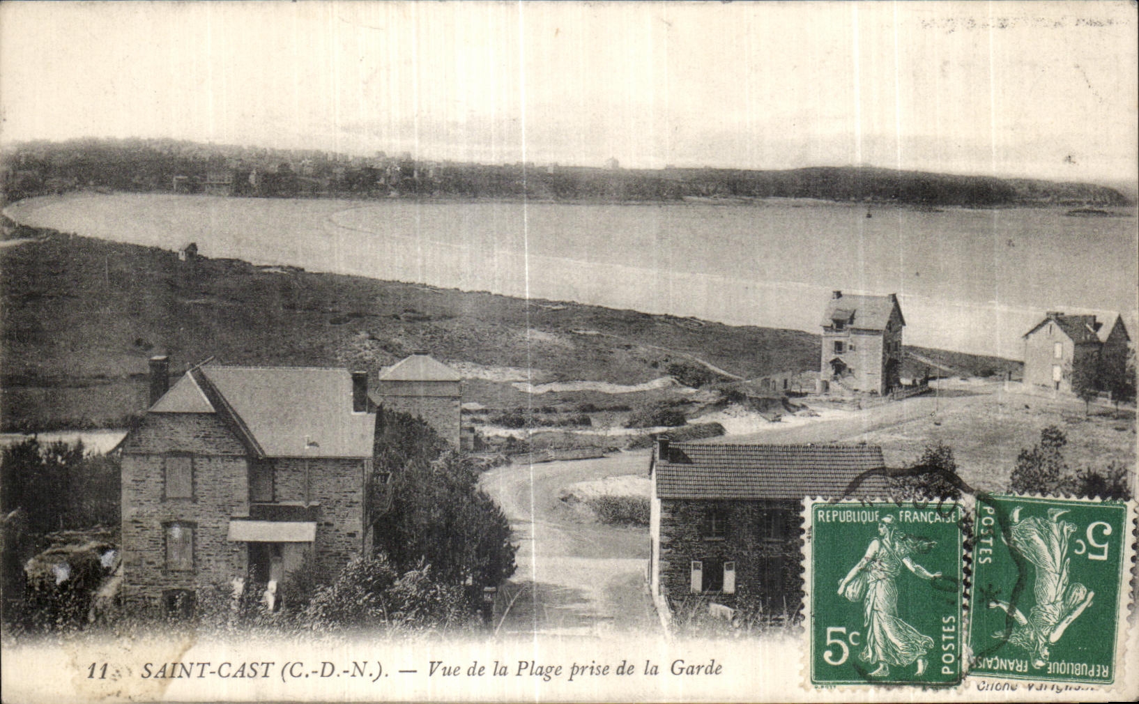 CPA Saint Cast Vue de la plage prise de la grade