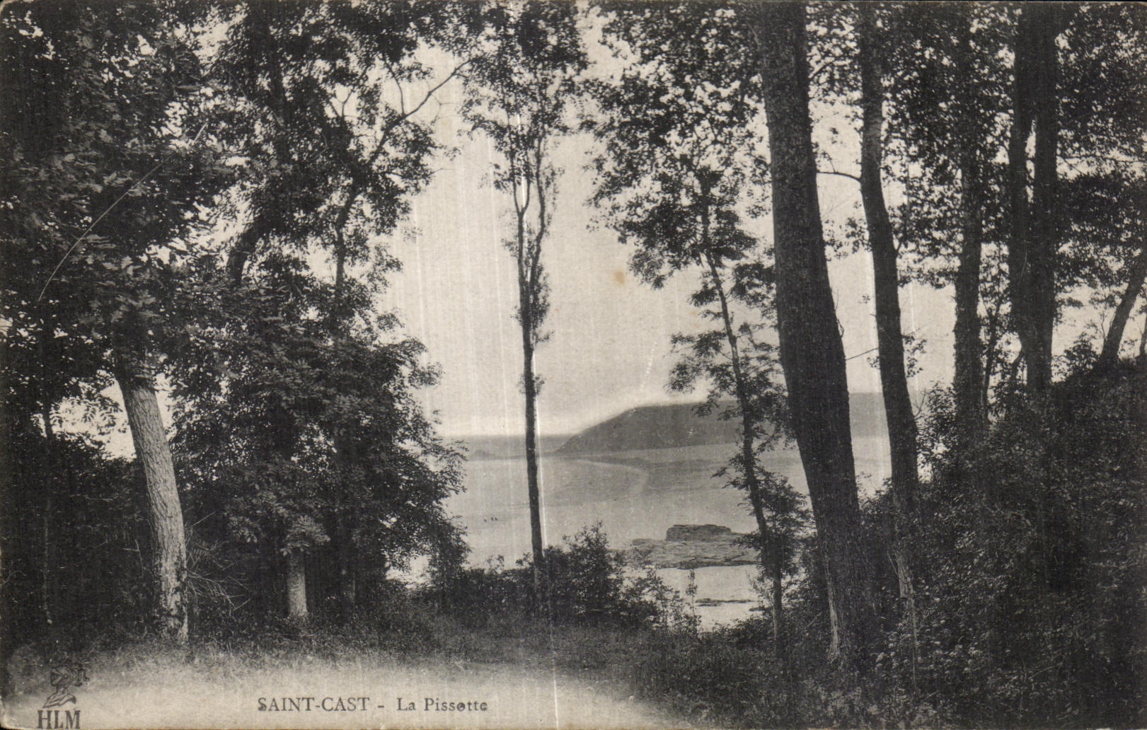 Saint-Cast - La Pissotte — vue depuis un chemin bordé d'arbres, éditeur H. Le Maillot, Saint-Malo