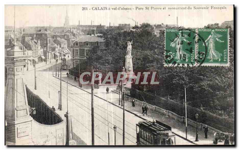 CPA Calais vol d oiseau Pare st Pierre et monument du Souvenir Francais