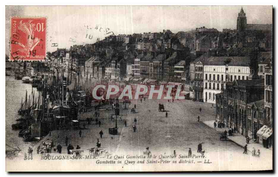 CPA Boulogne sur Mer Le quai Gambetta et le quartier Saint Pierre 