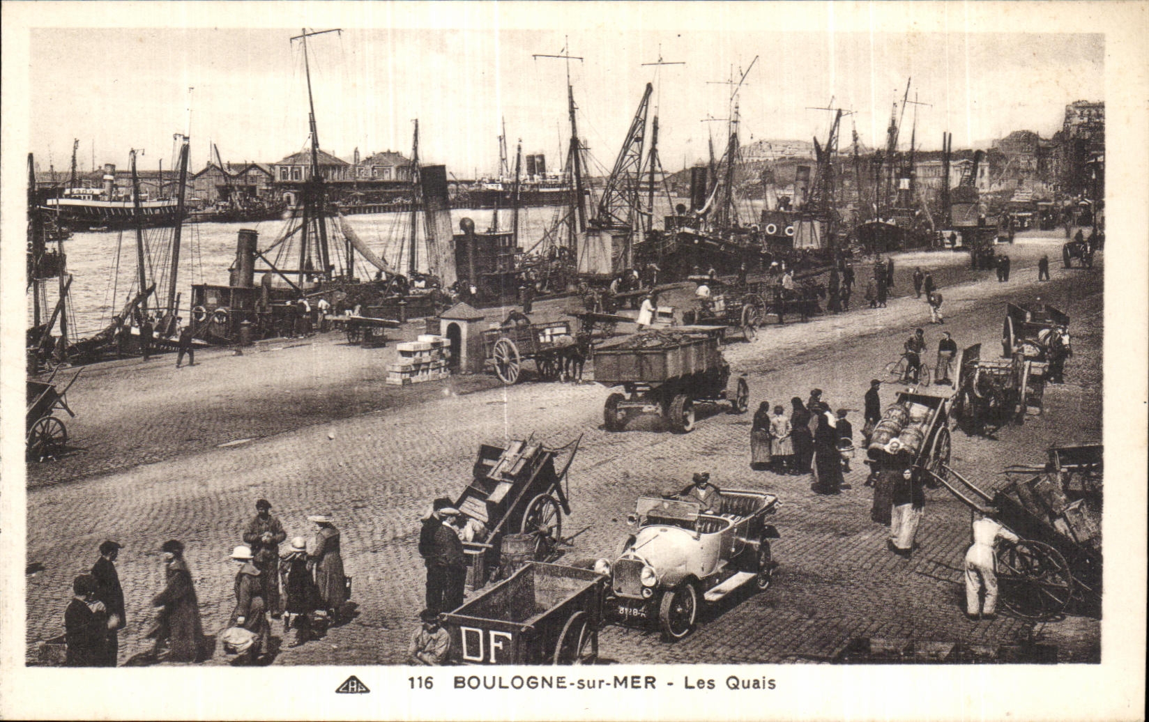 BOULOGNE-sur-MER — Les Quais — C'° Association des Arts Photomécaniques