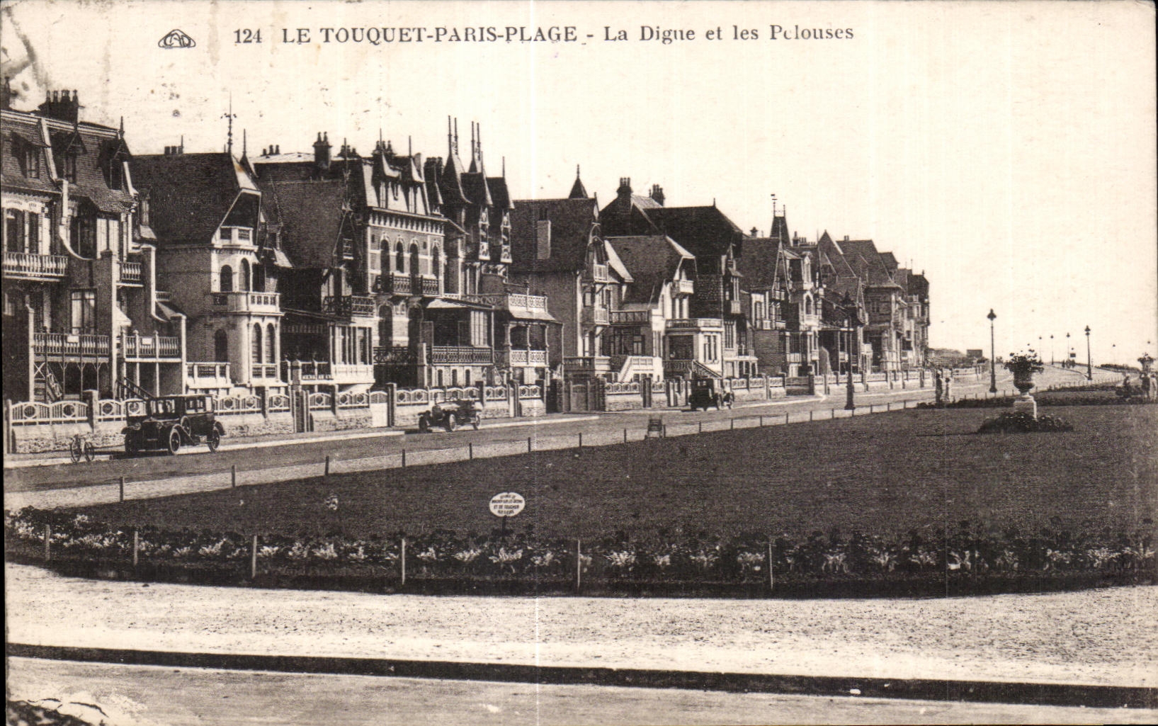 Le Touquet-Paris-Plage - La Digue et les Pclouses — CPA n°124, éditeur CPAPHIL