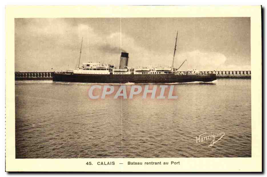 CPA Calais Bateau rentrant au Port