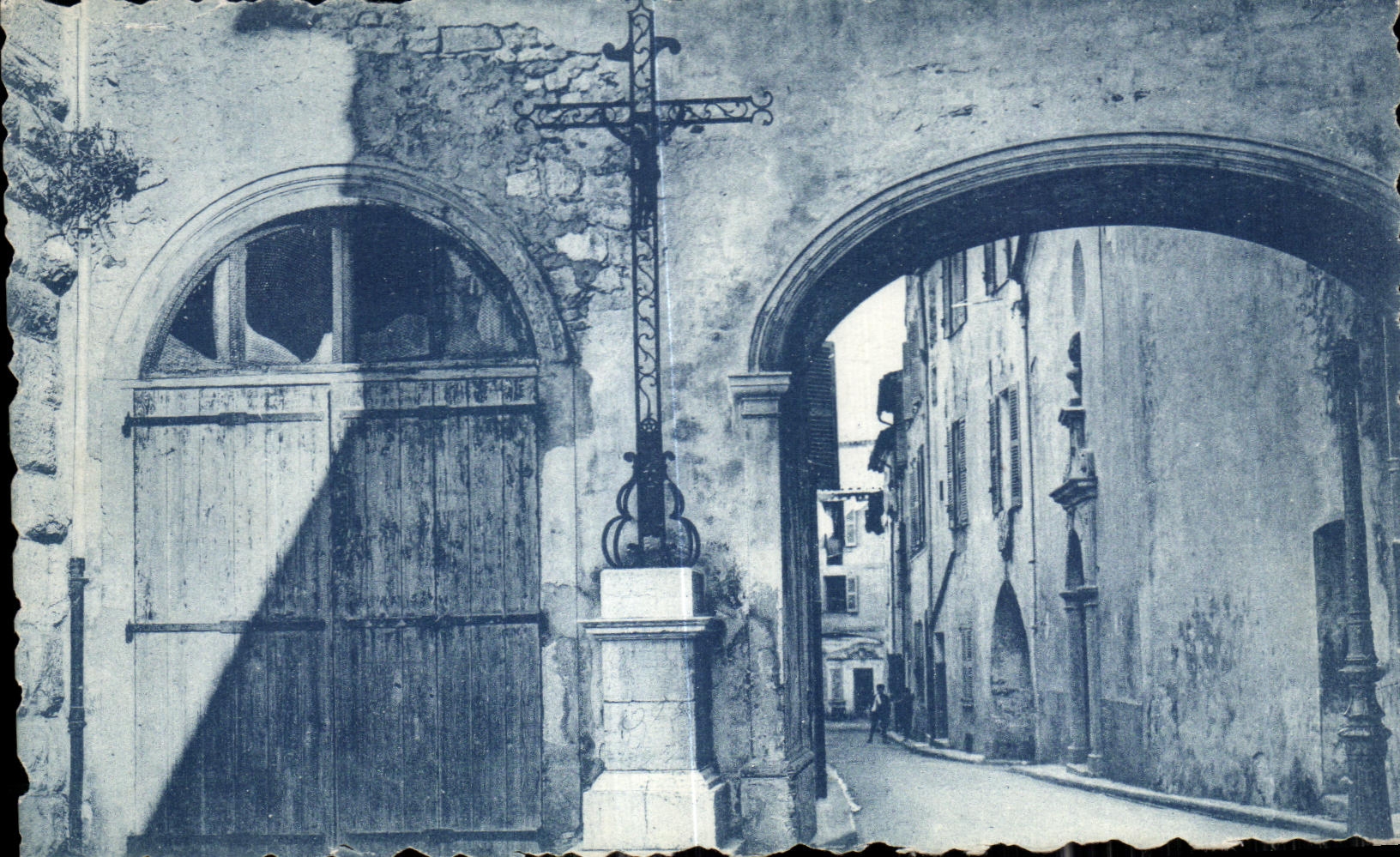 CPA Antibes une Vieille rue