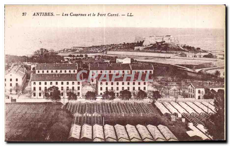 CPA Antibes les Casernes et le Fort Carre