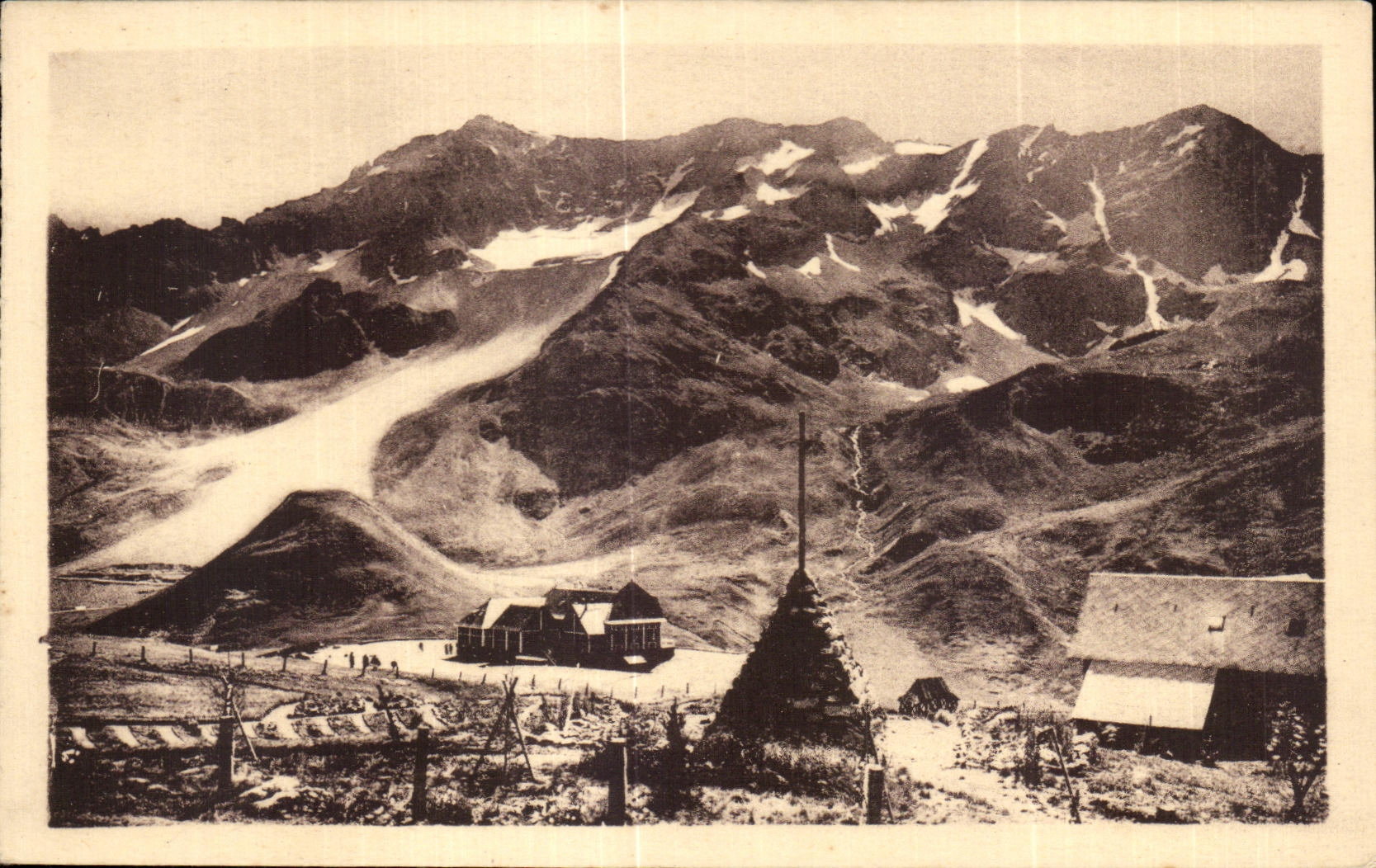CPA Le Lautaret Le Chalet le Jardin Alpin et le Combeynot