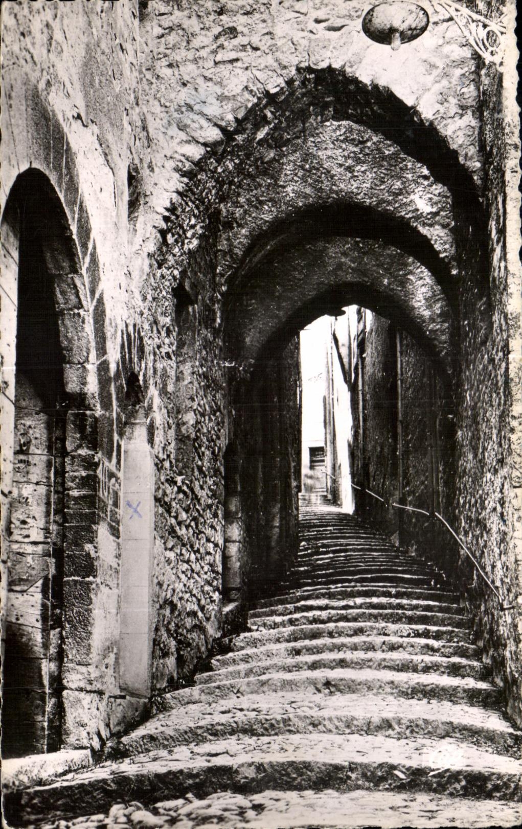 CPA Sisteron Rue Longue Andronne