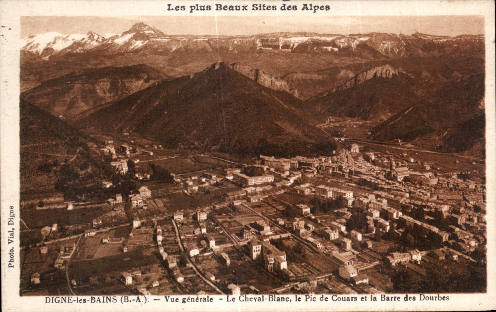 CPA Les plus Beaux Sites des Alpes Digne les Bains Vue generale
