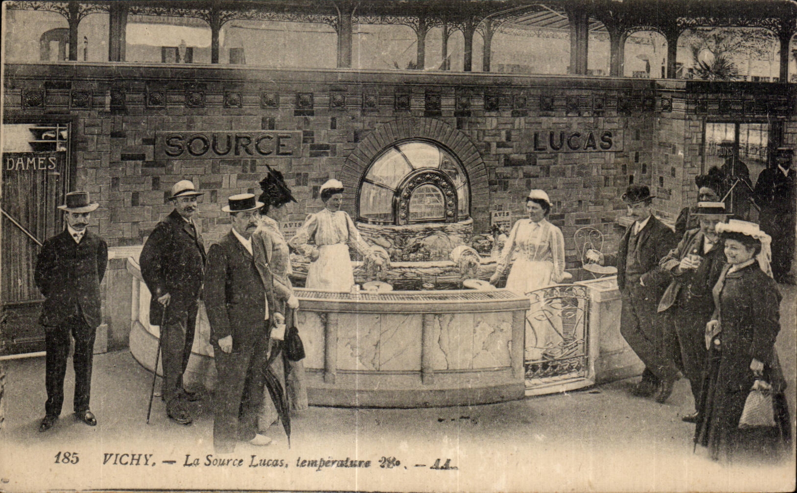 CPA Vichy La Source Lucas