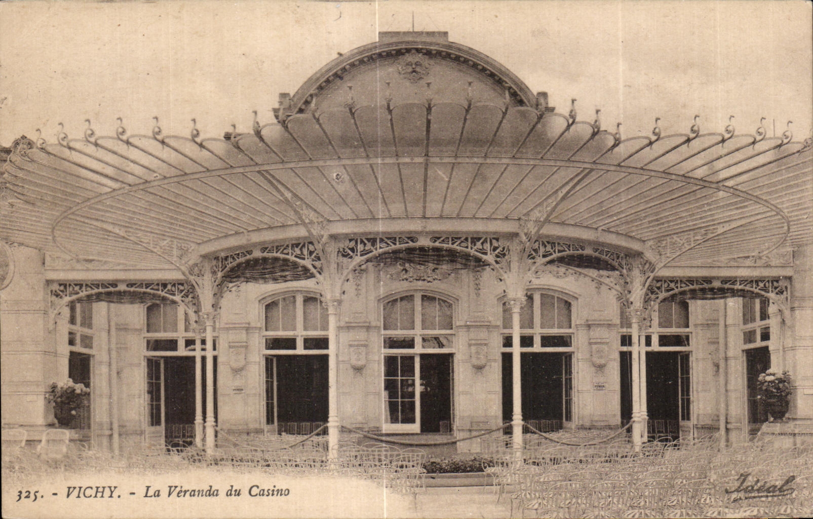 CPA Vichy La Veranda du Casino
