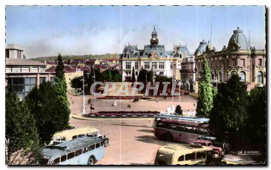 CPA Vichy Allier L Esplanade de l Hotel de Ville