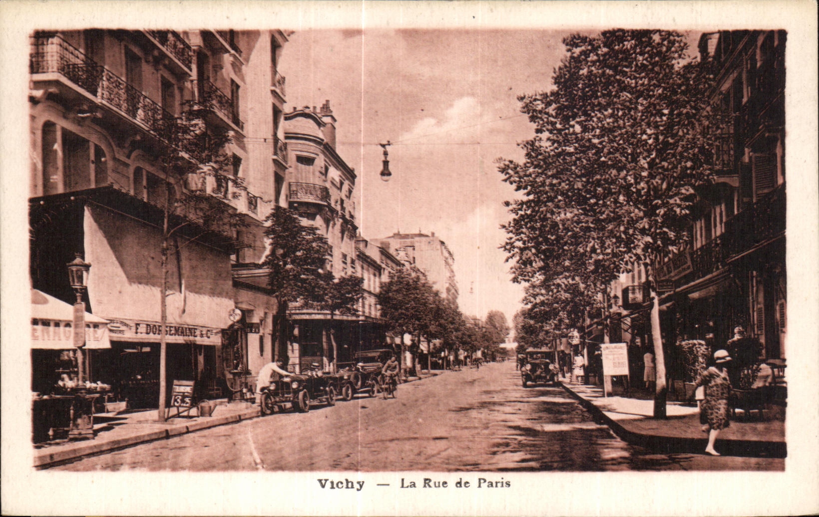 Vichy — La Rue de Paris — Éditeur E. Rändel, Vichy