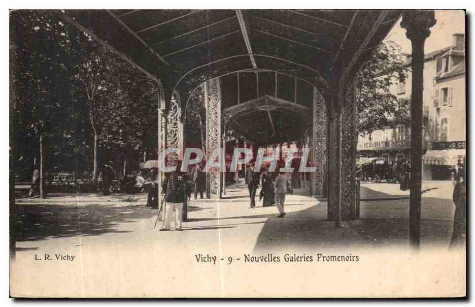 CPA Vichy Nouvelles Galeries Promenoirs
