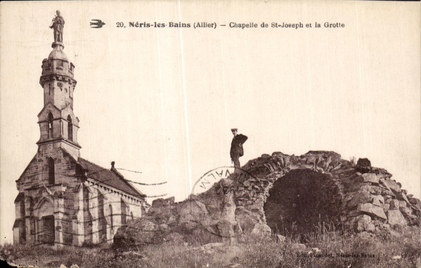 CPA Allier Neris les Bains Chapelle de St Joseph et la Grotte