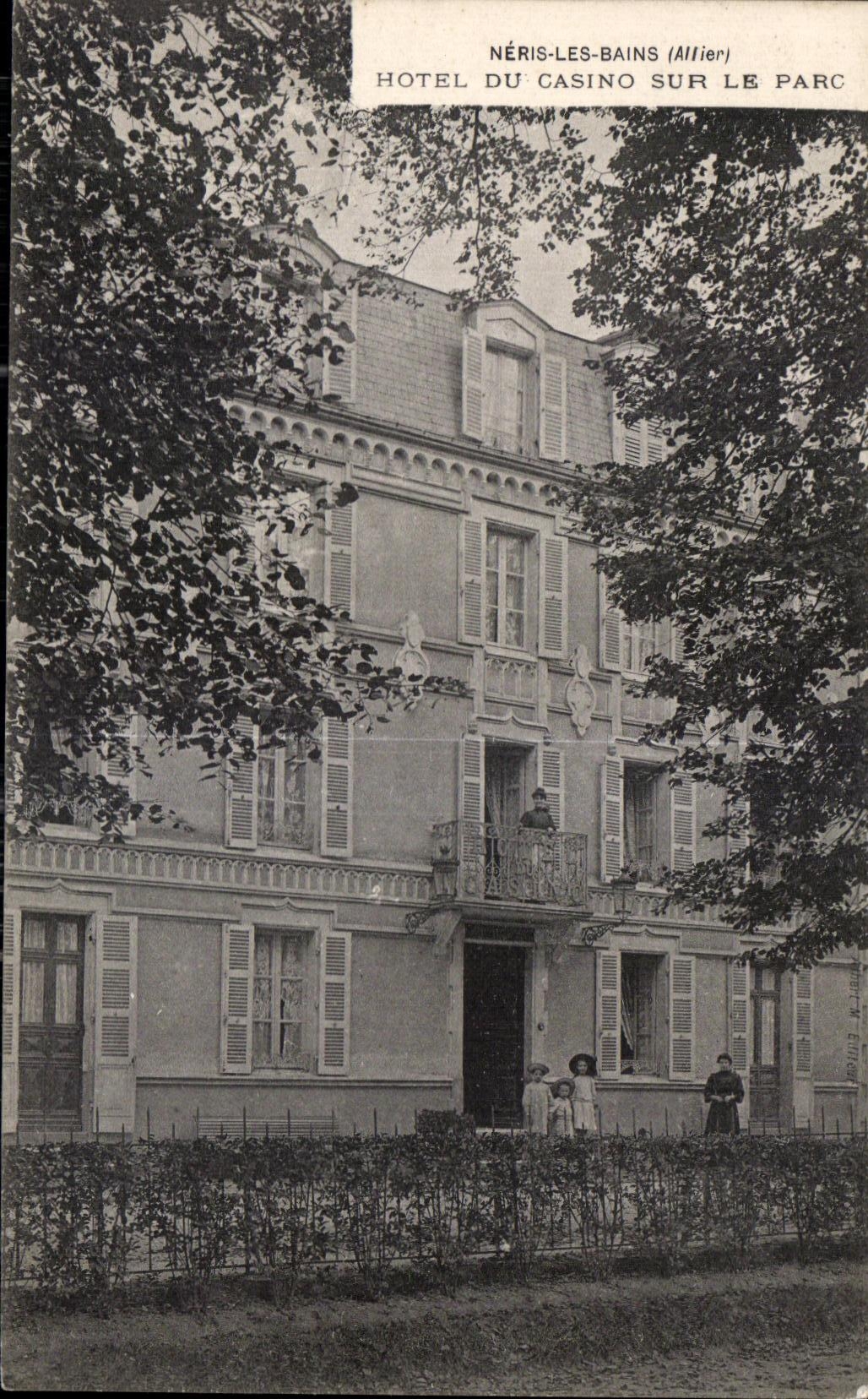 Hôtel du Casino sur le parc — Néris-les-Bains (Allier)