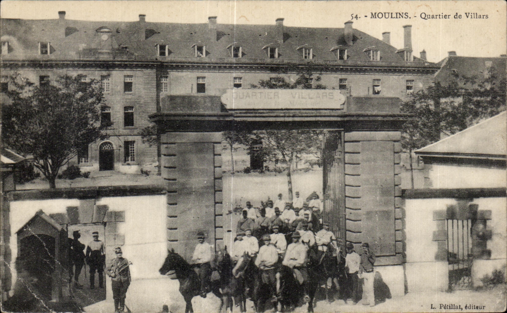 CPA Moulins Quartier de Villars Cheval Horse Militaria