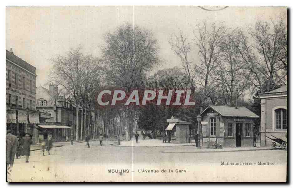 CPA Moulins l avenue de la Gare