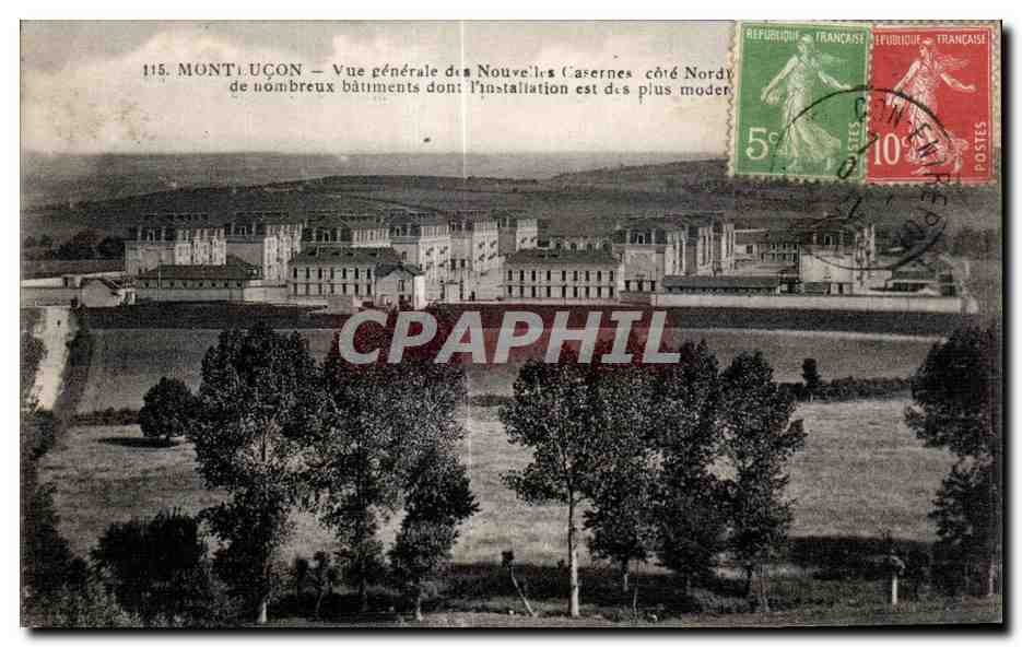 CPA Montlucon Vue generale des nouvelles casernes Militaria 