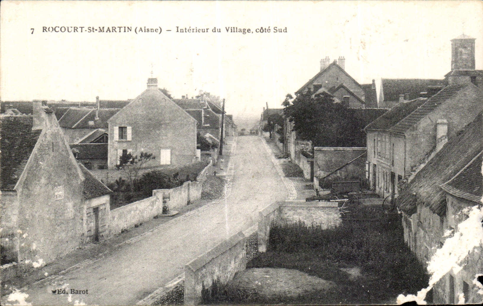 CPA Rocourt St Martin Aisne Interieur du Village Cote sud