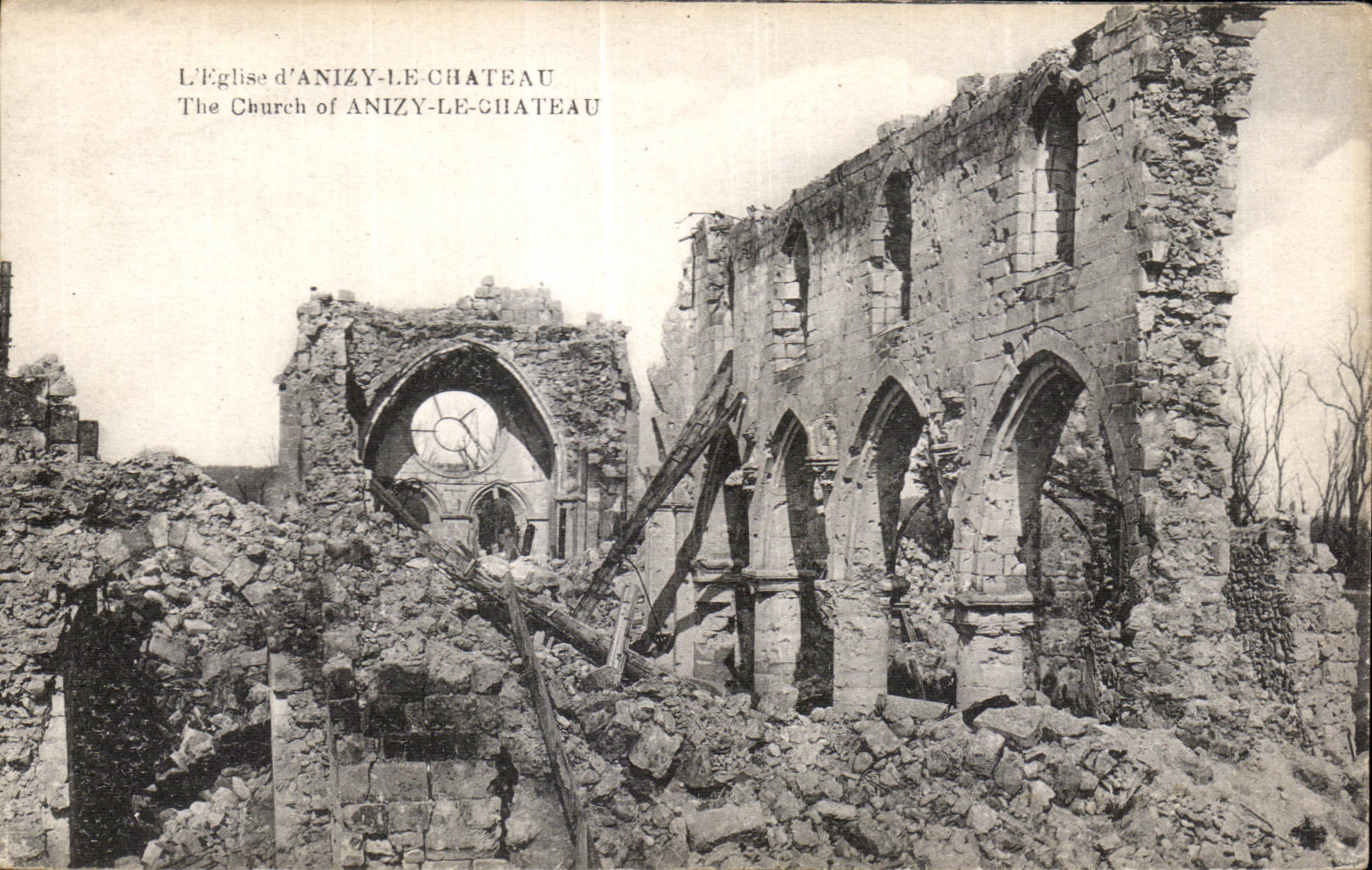 CPA L Eglise d Anizy Chateau Militaria 