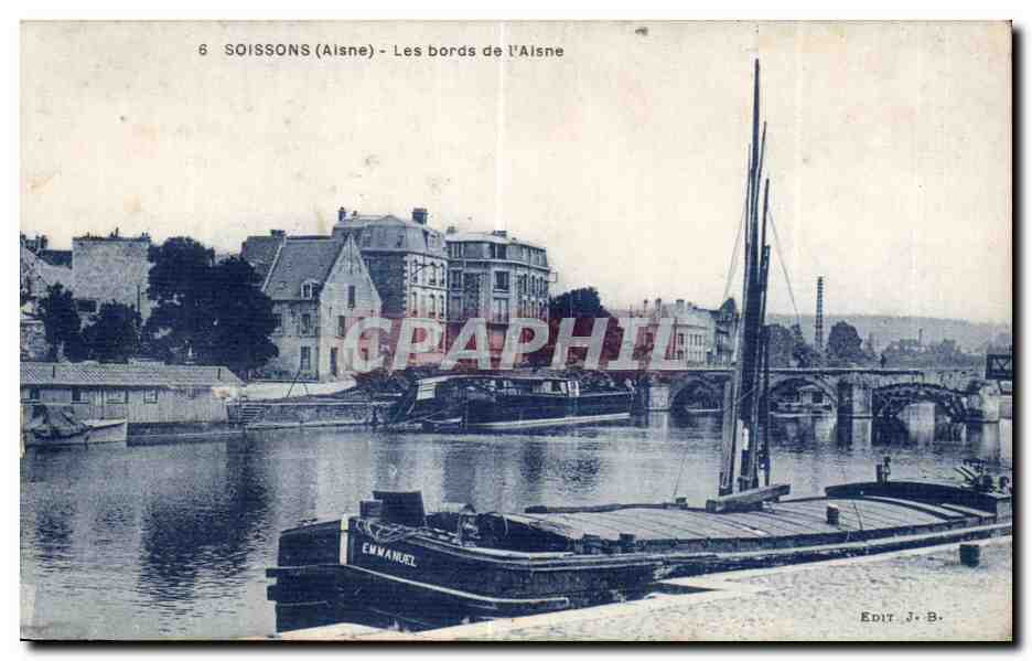CPA Soissons Aisne Bords de l Aisne Peniches