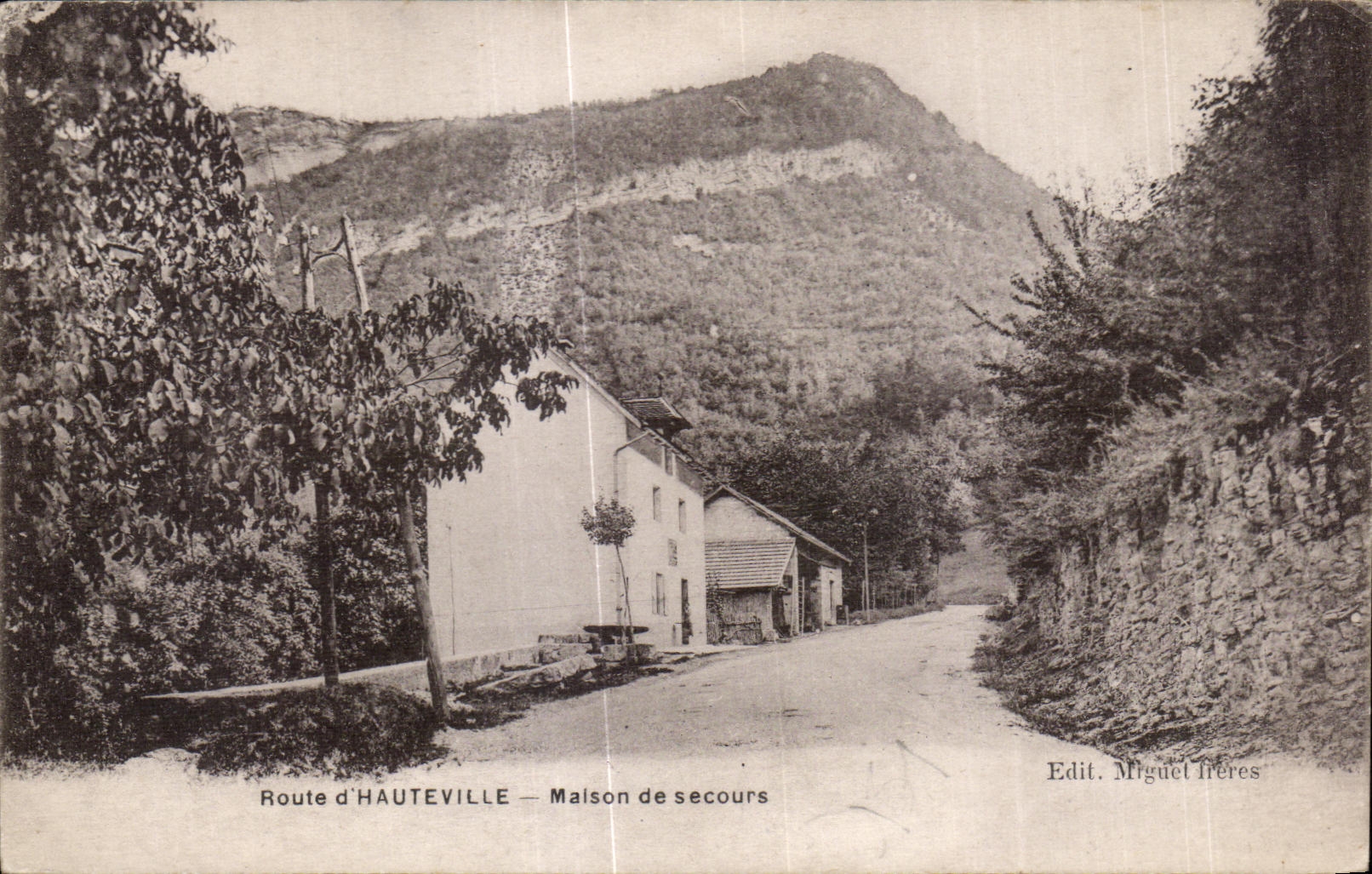CPA Route d Hauteville Maison de secours