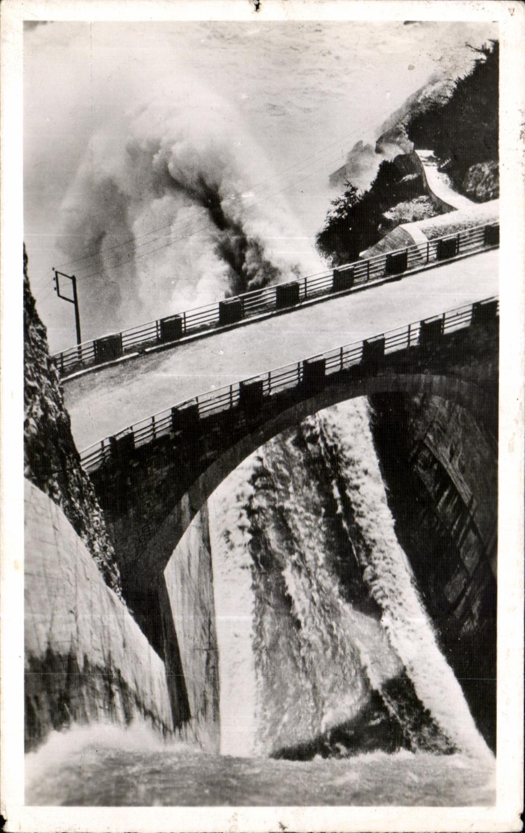 CPA Genissiat Ain Pont et Cascade de la Doucine