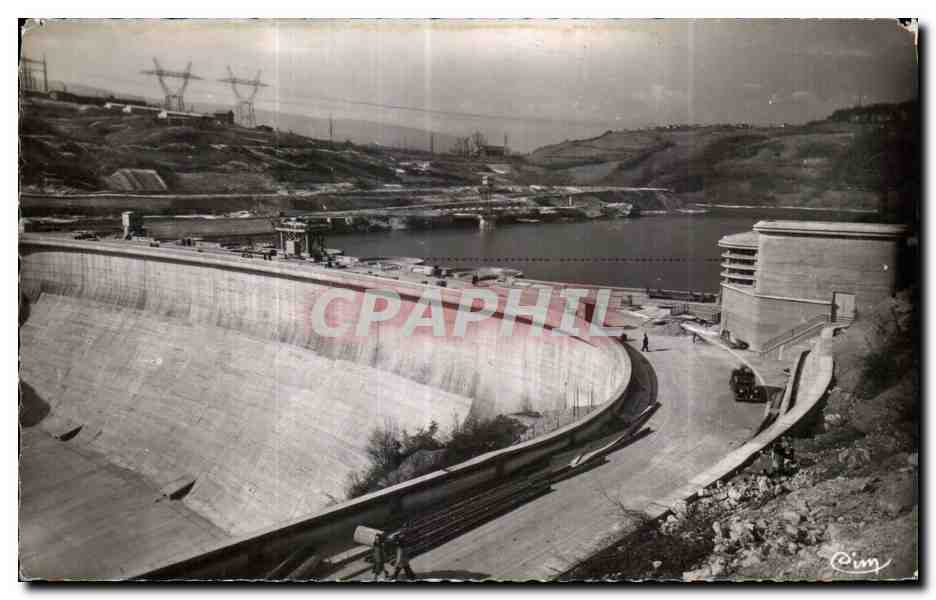 CPA Genissiat Ain Route et vue d Ensemble du Barrage