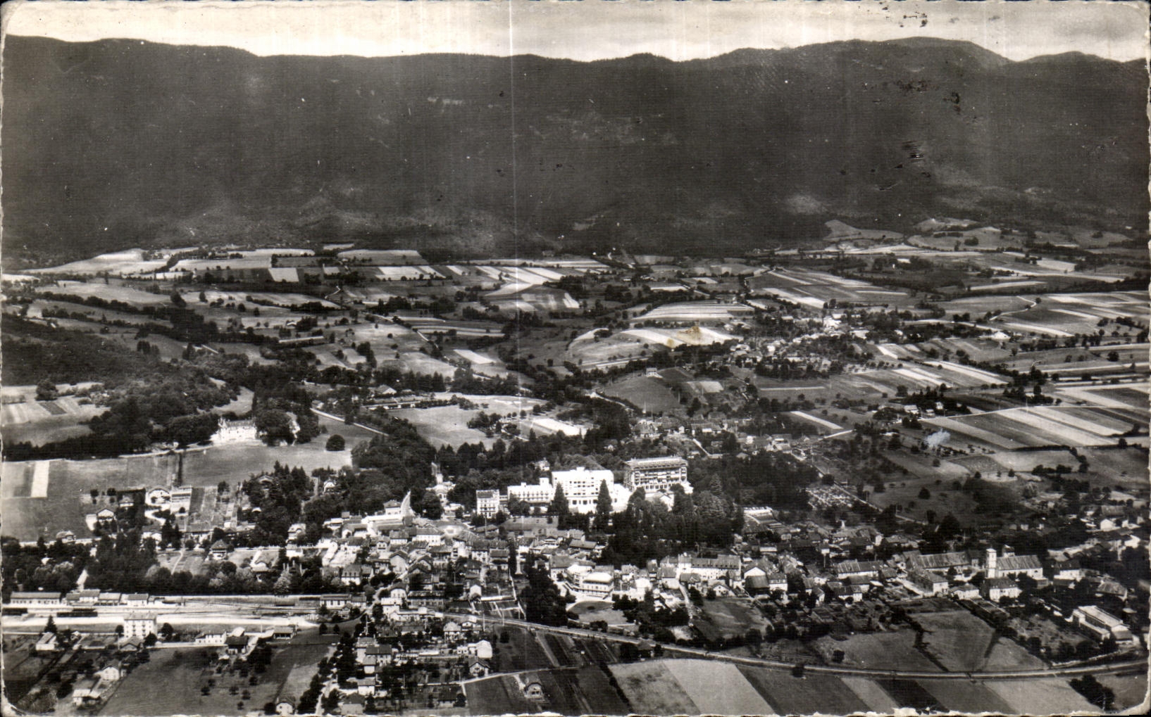 CPA Divonne les Bains Vue generale aerienne