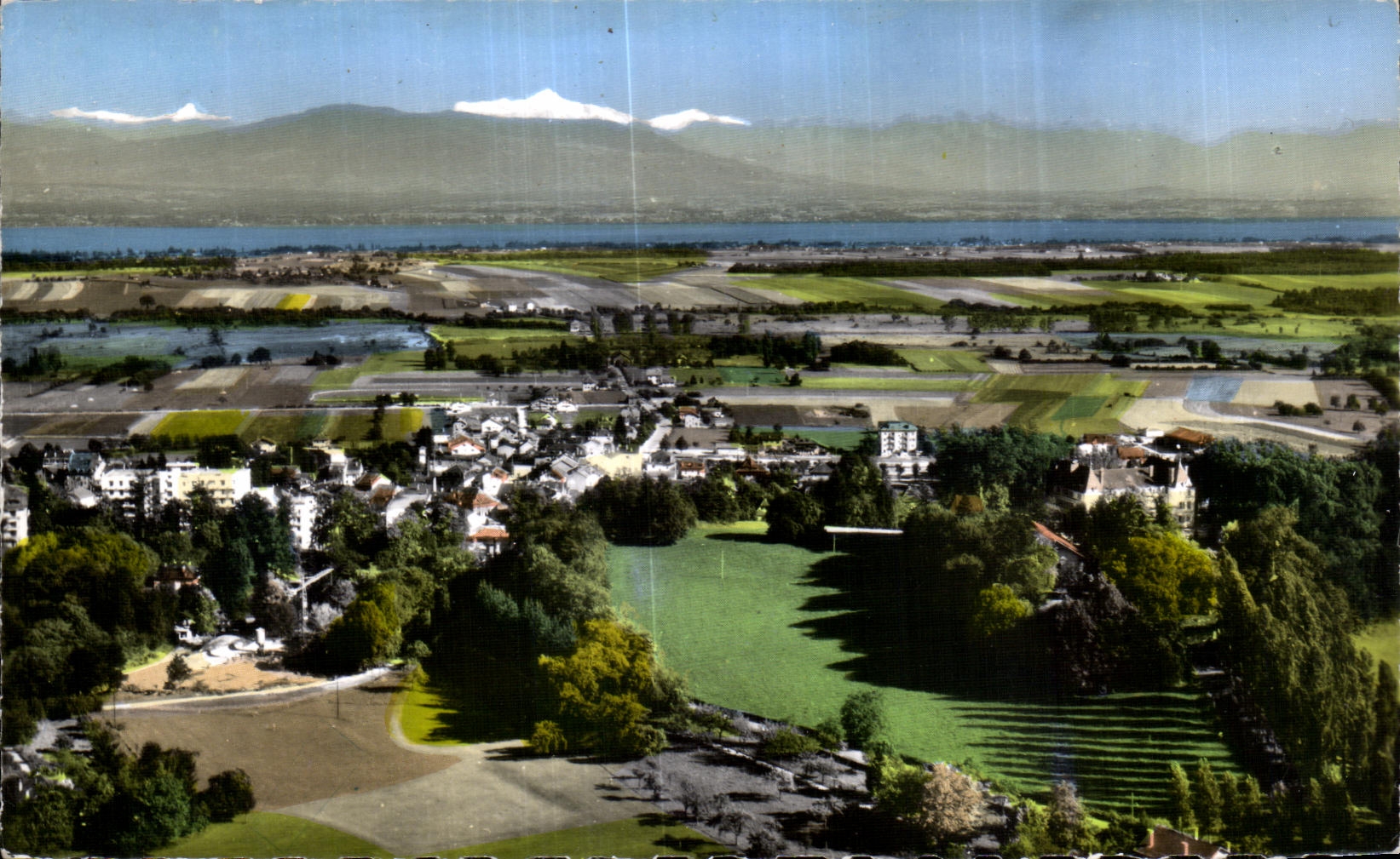 CPA Divonne les Bains Vue aerienne sur la ville