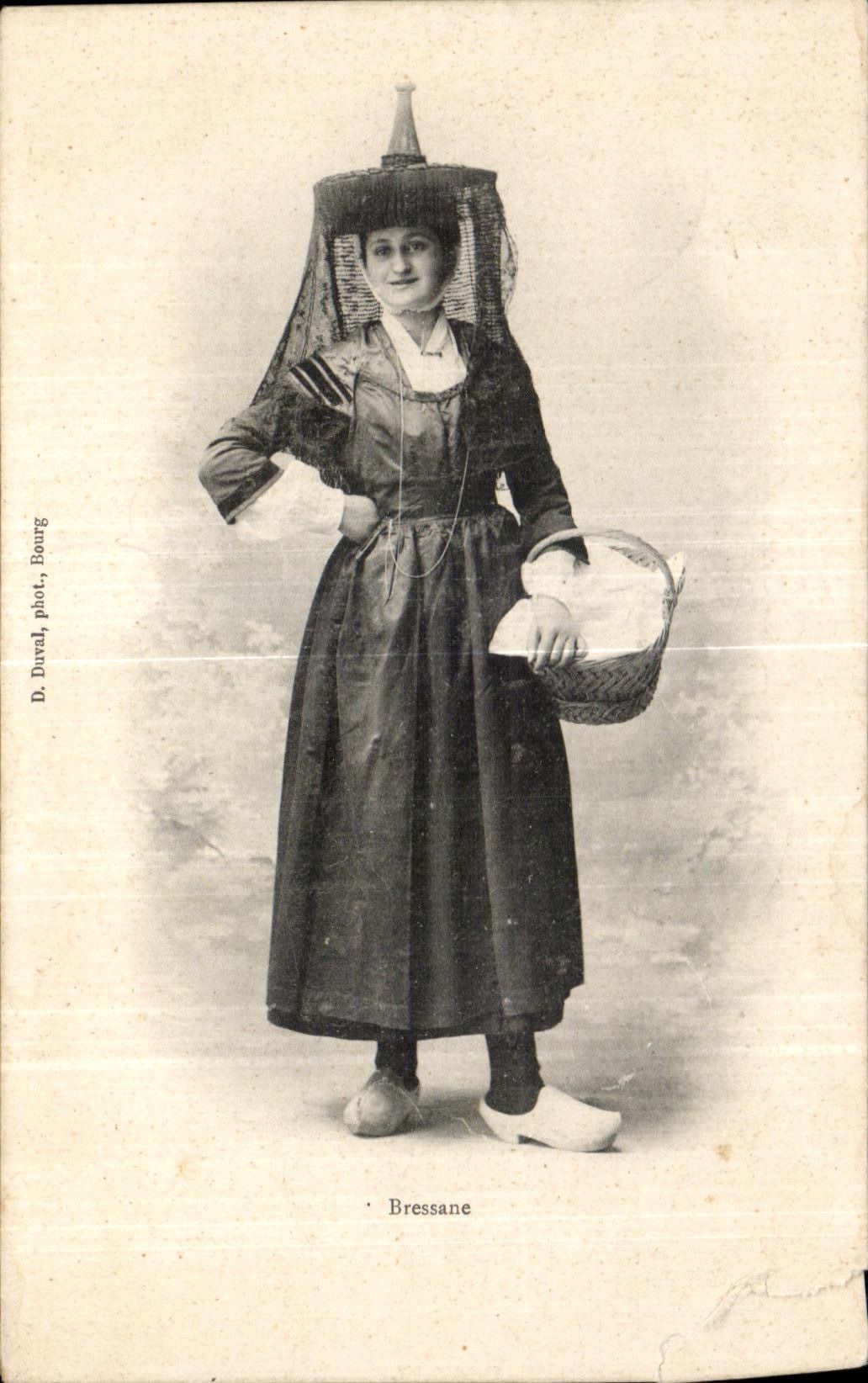CPA Bressane Bourg Folklore Costume Femme 