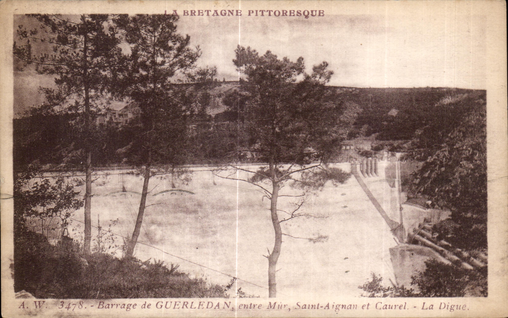 Barrage de Guerledan — entre Mûr, Saint-Aignan et Caurel — La Digue — A.W. 3478
