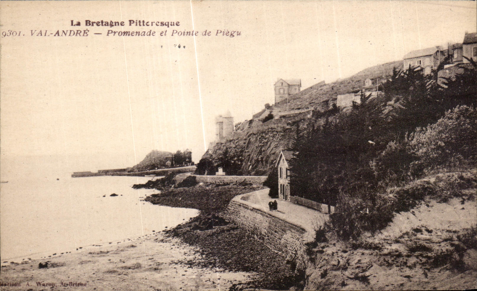 CPA La Bretagne Pittoresque Val Andre Promenade et Pointe de Piegu