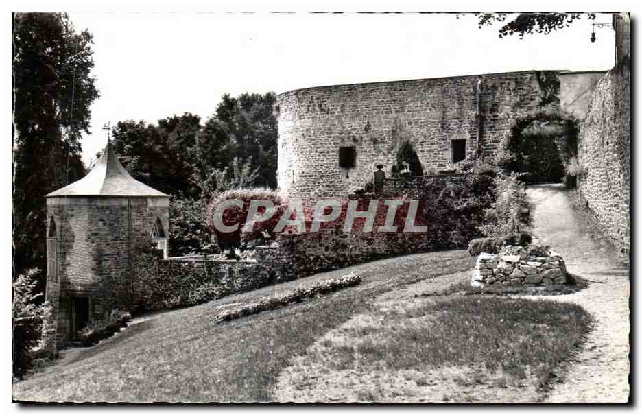 Dinan (C.-du-N.) - La Maison de la Tour. Les Jardins, la Tour Panthièvre (XVe siècle) et le Pavillon.