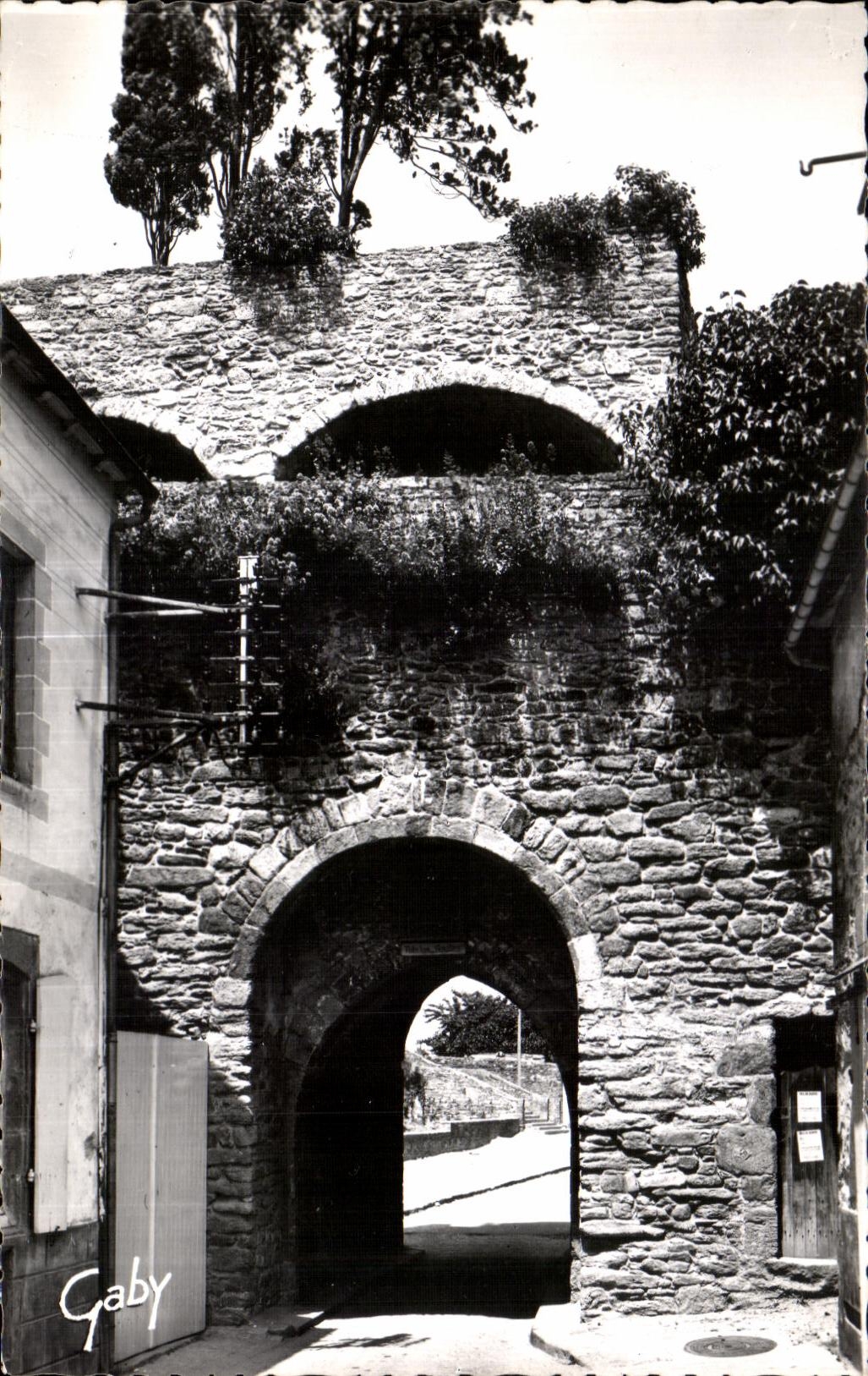 Porte Saint-Malo — Dinan (C.-du-N.) — Éditions Gaby