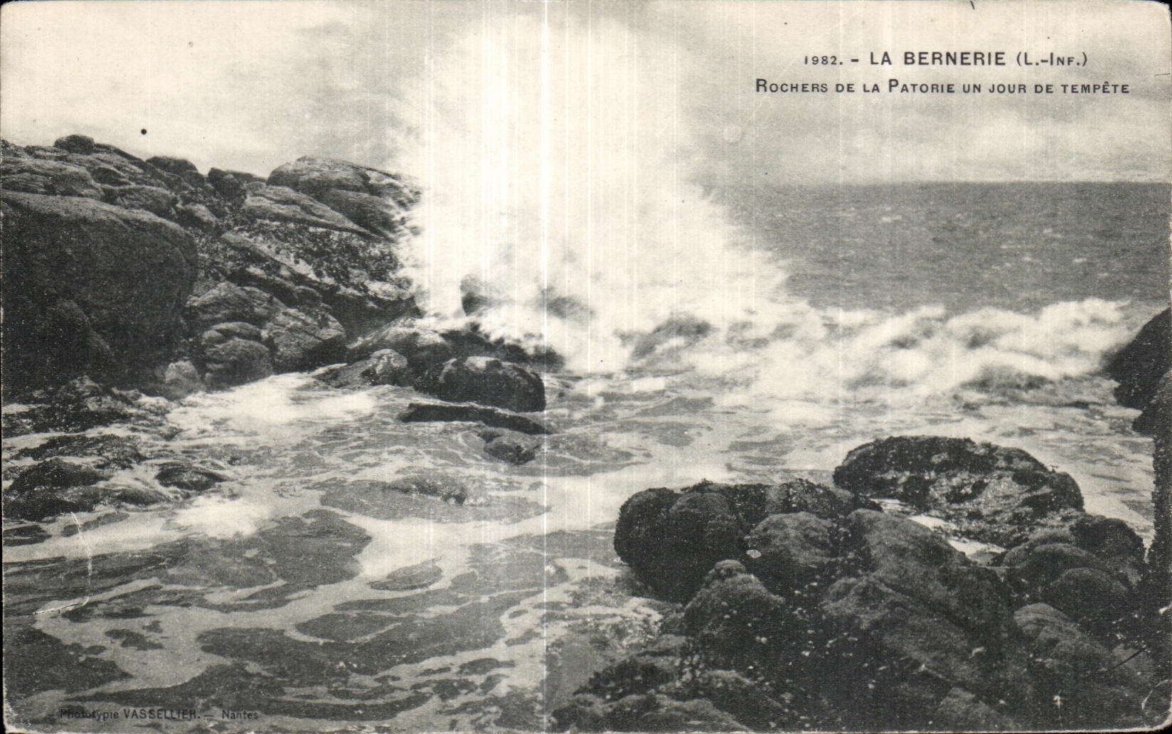 CPA La Bernerie Rochers De La Patorie un jour De Tempete
