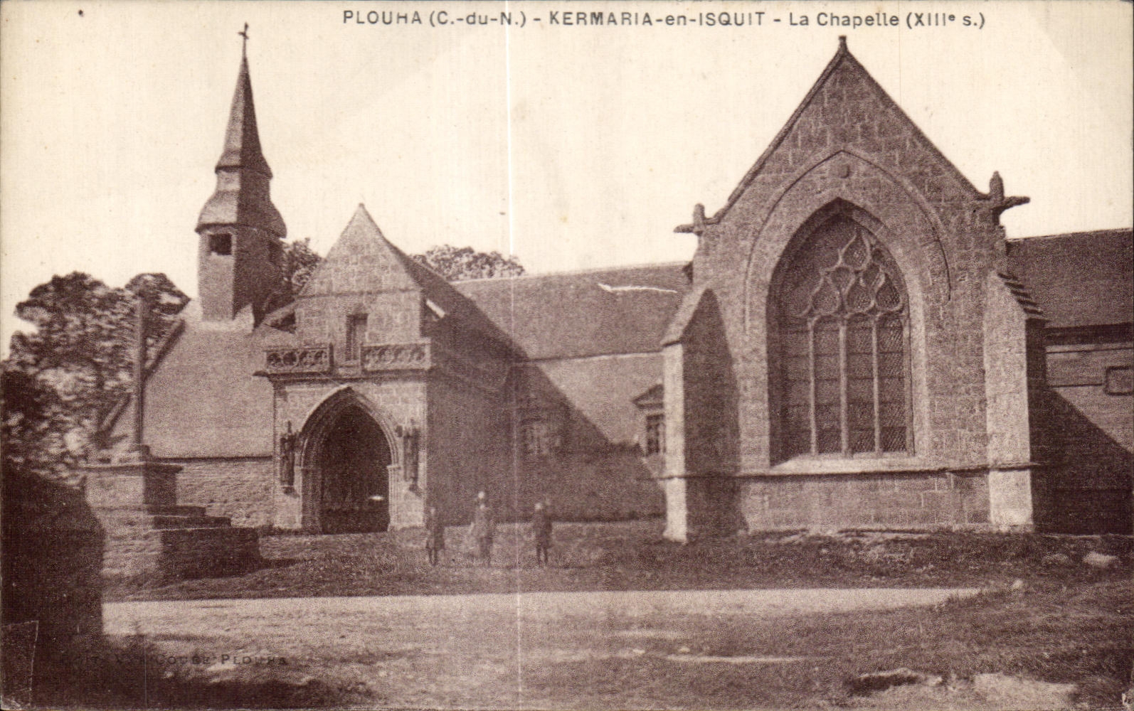 PLOUHA (C.-du-N.) - KERMARIA-en-ISQUIT - La Chapelle (XIIIe s.)