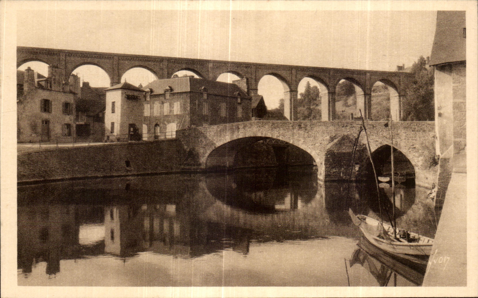 Dinan (Côtes-du-Nord) — Le vieux pont sur la Rance et le viaduc de Lanvallay — Les Éditions d'Art 'VON' Paris