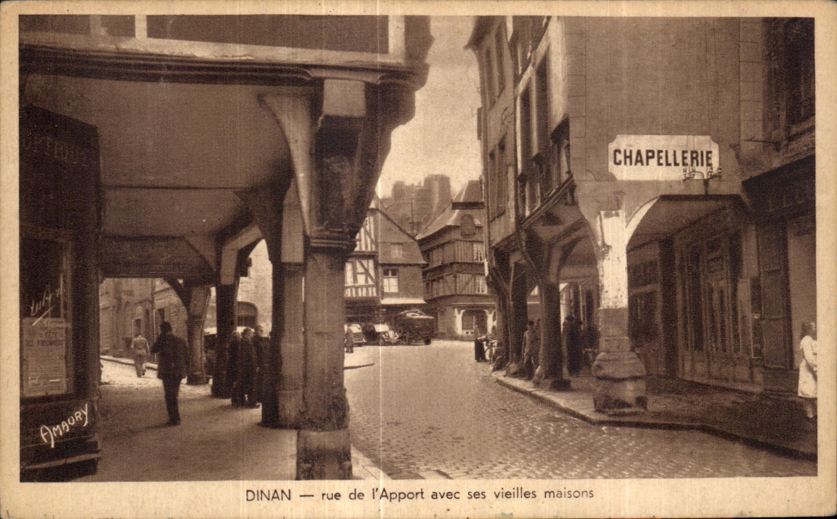 Dinan — Ansicht der Apportstraße mit ihren alten Häusern — Amaury