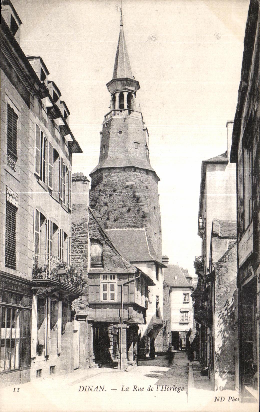 CPA Dinan La Rue de l Horloge